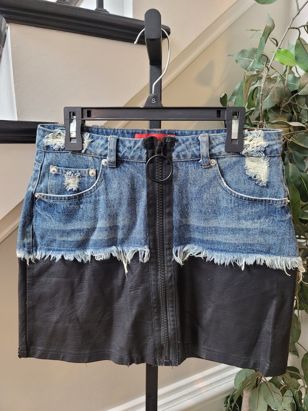 Signature Mini Skirt Womens Small Blue/Black Denim Faux Leather Fringe Zip Front